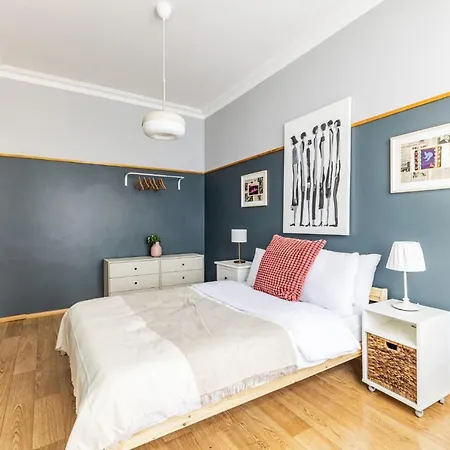 2br - 1 Min Taksim Sq Istiklal Avenue In Beyoglu Apartment